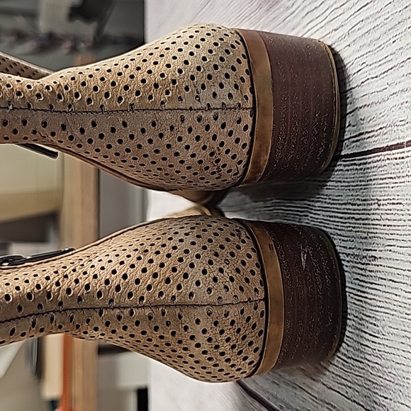 Lucky Brand 7.5 tan ankle booties - Picture 5 of 9